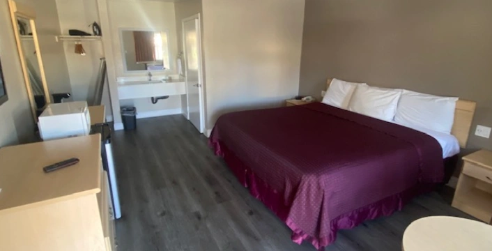 Spacious King Bedroom